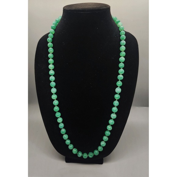 Jewelry - Long Green Swirl Beaded Necklace Opera Length Fashion Jewelry Strand